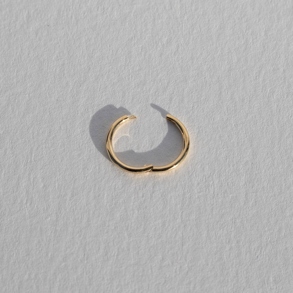 Camila – 8mm 14K Solid Gold Clicker Segment Huggie Hoop Earring